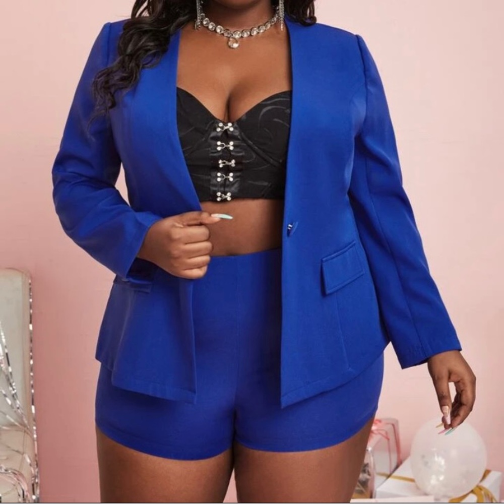 Plus size short suit